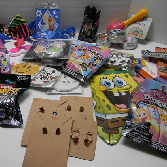 Lot of 35+ Stocking Stuffers All Ages Boy Girl OCC Shoeboxes - Picture 3 of 7